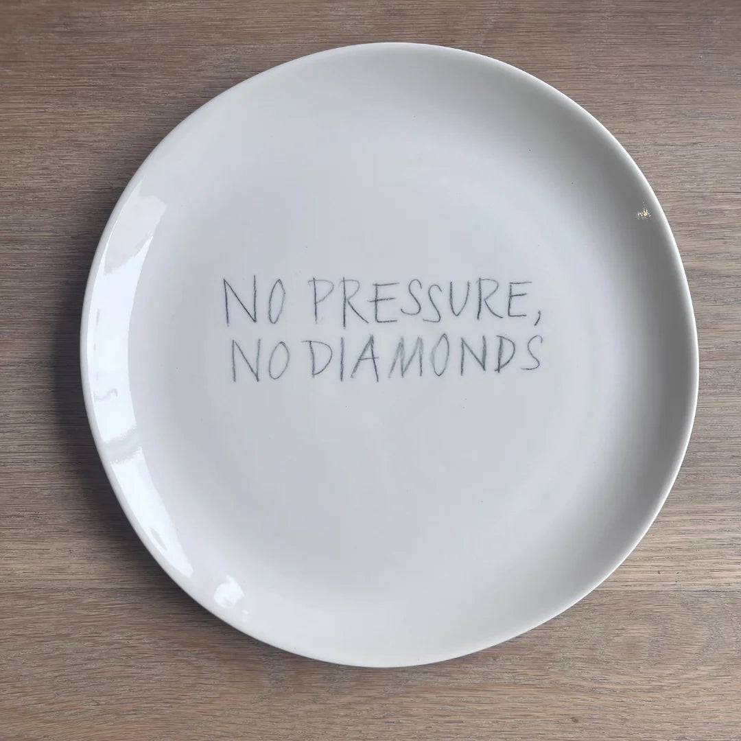 The Detailsmith Medium Handwritten Ceramic Plate ED 2 Diamonds