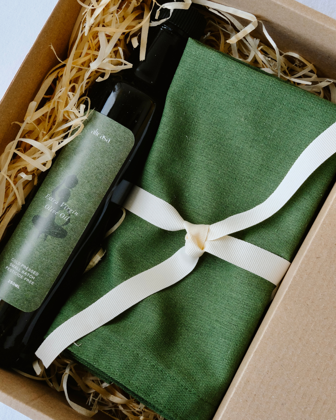 Alicasa Ceramics Linen Napkin & Olive Oil Gift Set