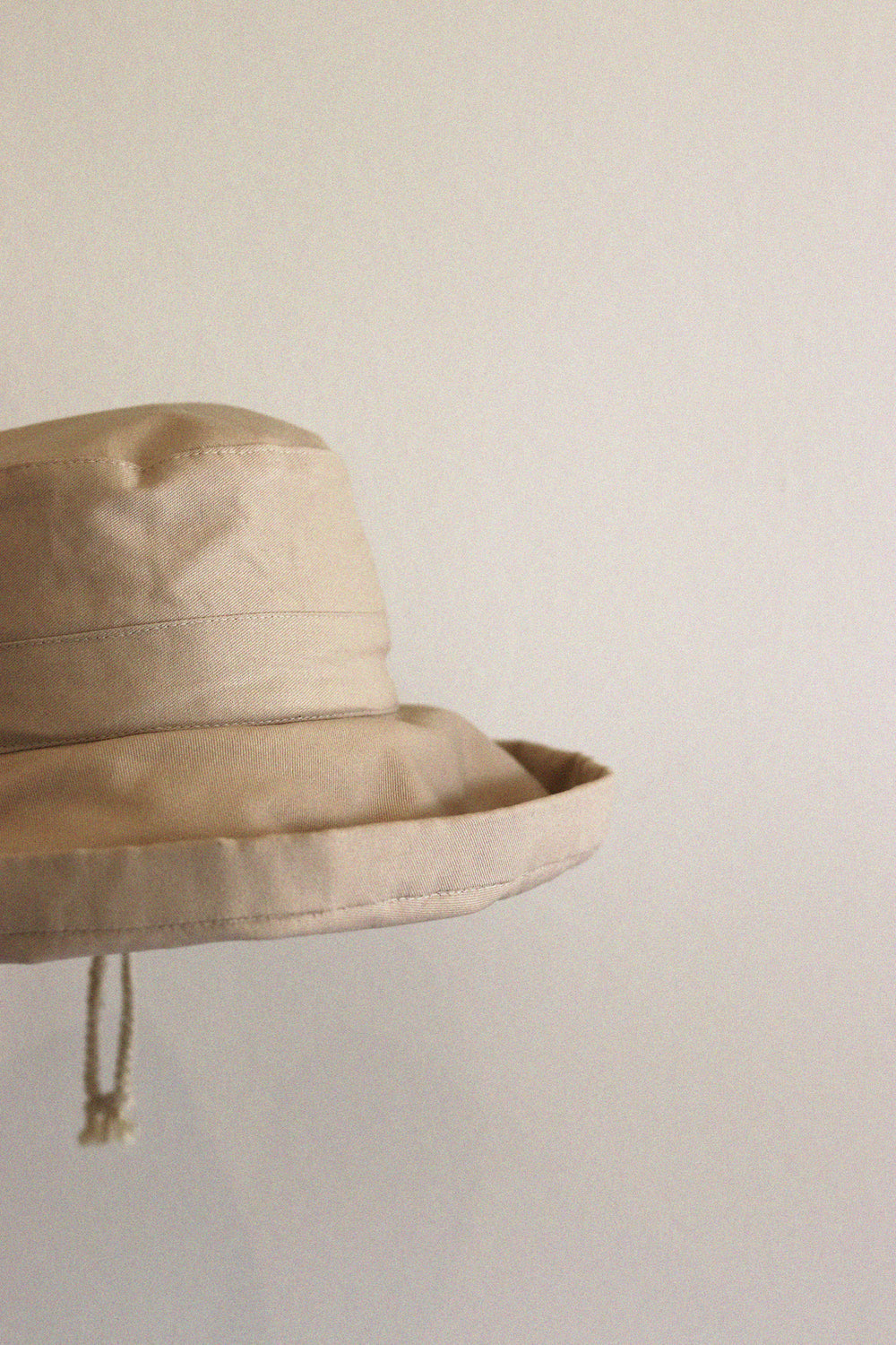 Beagle & Basset The Floppy Hat Beige